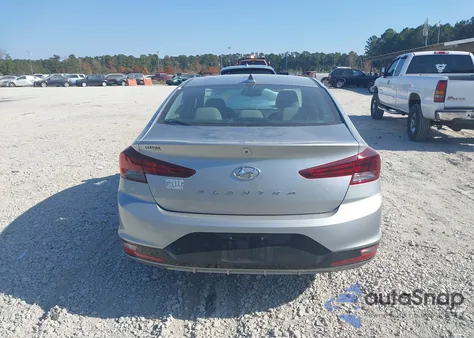 2020 Hyundai Elantra Value Edition z USA, uszkodzony, nr VIN 5NPD84LF2LH550101